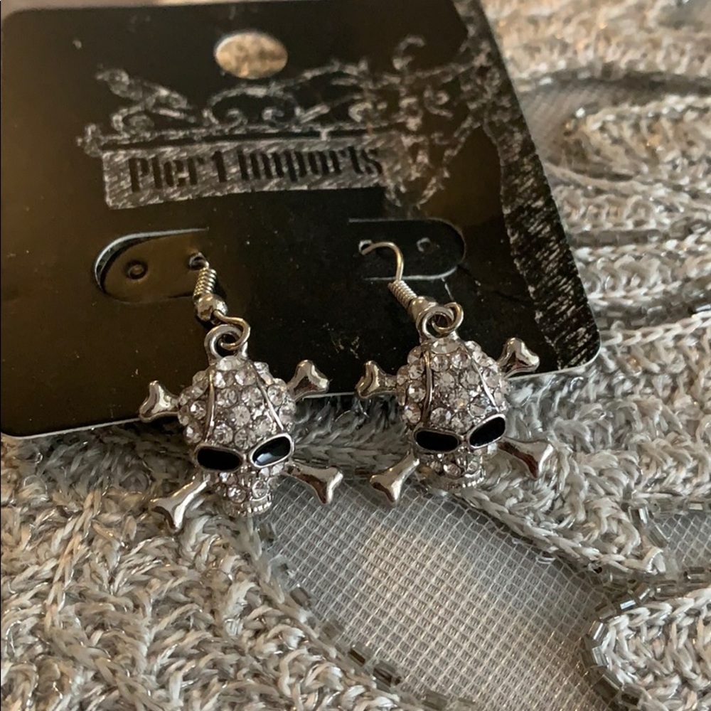 Skull earrings